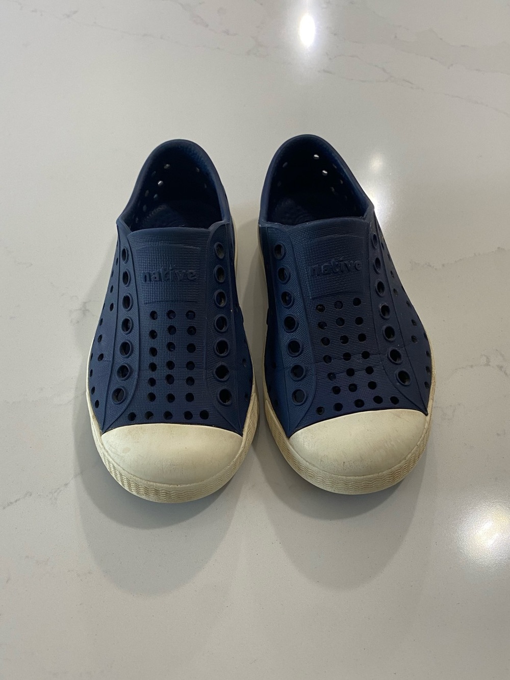 Toddler Native navy shoes C8